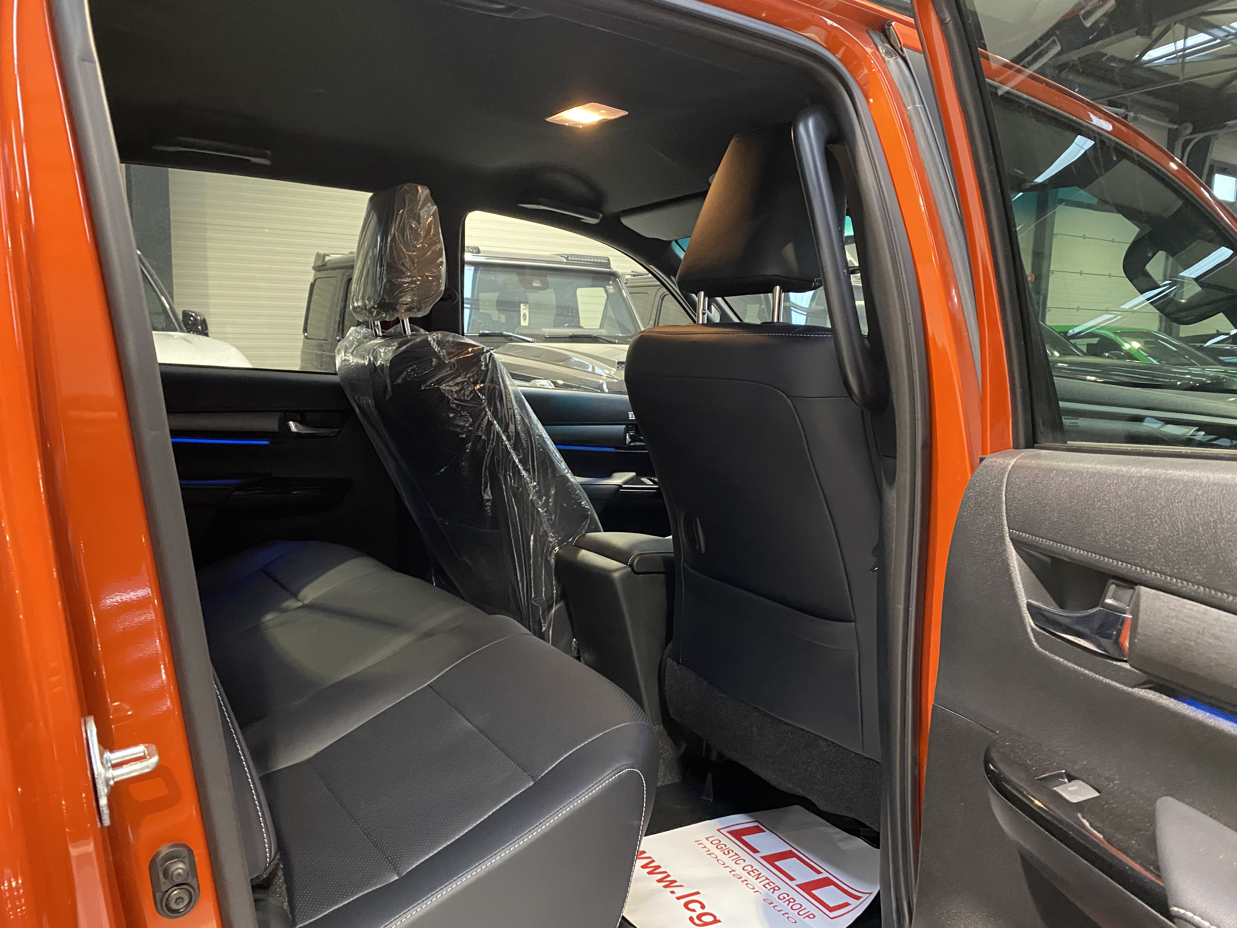 Toyota Hilux 2.8D 204CP 4x4 Double Cab AT MHEV Invincible - foto 21