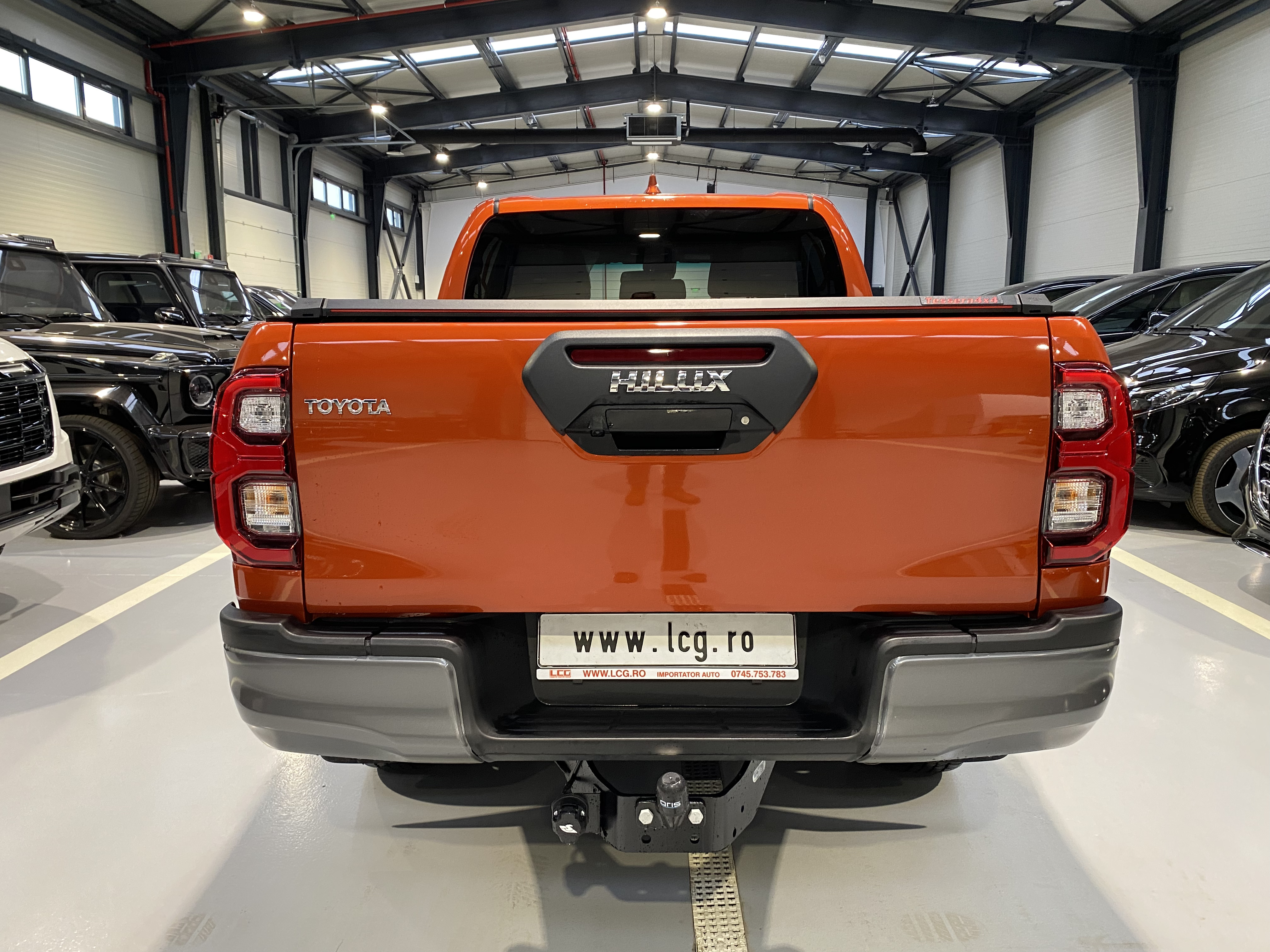 Toyota Hilux 2.8D 204CP 4x4 Double Cab AT MHEV Invincible - foto 4